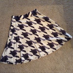 Liz Claiborne white & navy midi skirt - NWOT